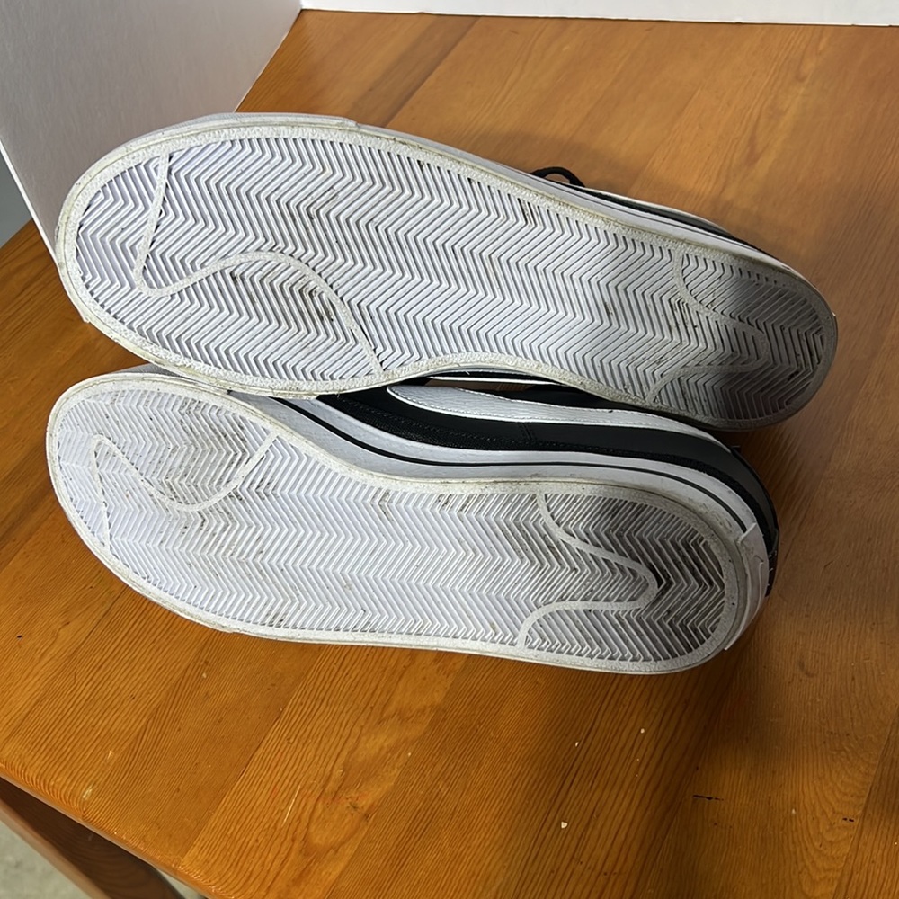 Men’s Nike Court Legacy Black And White Gym Shoes/Sne… Gem